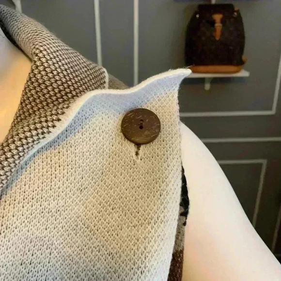 Unbranded Sweater Wrap Women's One Size Blanket Cape Shawl Cape Tan brown. - Picture 3 of 9